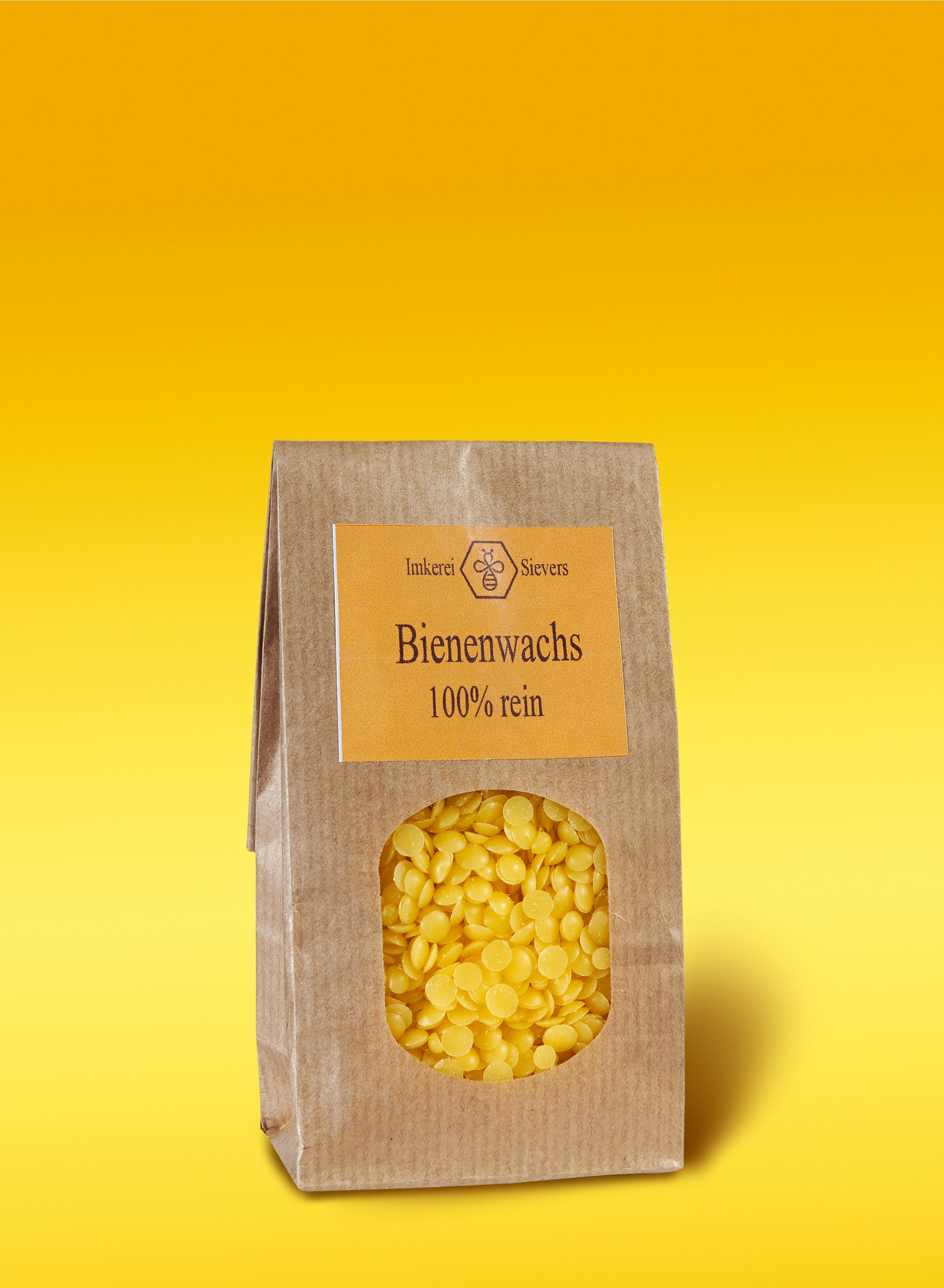 Premium Bienenwachs von ekovita in einem klaren Glasbehälter für natürliche Hautpflege.