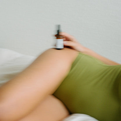 Ekovita-zertifiziertes Hautserum mit botanischen Inhaltsstoffen für eine gesunde, natürliche Ausstrahlung.