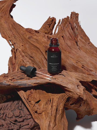 Koffein Gel Booster von ekovita im Einsatz, die Haut wird sichtbar revitalisiert.