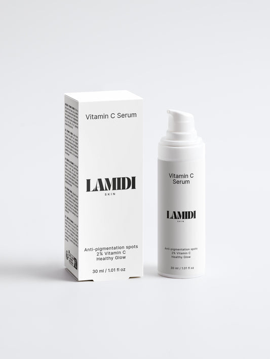 Vitamin C Serum von ekovita in eleganter Verpackung für gesunde Hautpflege.