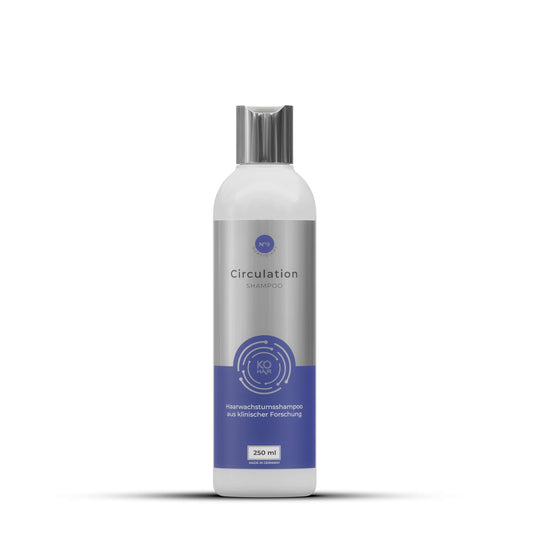 Growth Circulation Shampoo von KÖsmetik in eleganter Flasche, ideal gegen Haarausfall in der Haarpflege.