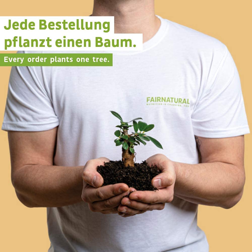Verpackung der Fairnatural® Vitamin B12 Kapseln mit detaillierten Nährwertinformationen auf der Rückseite.