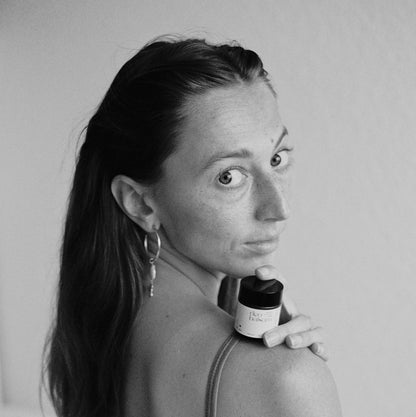 Detailaufnahme des paopao Deo Balsams, ideal für empfindliche Haut mit natürlichen Inhaltsstoffen.