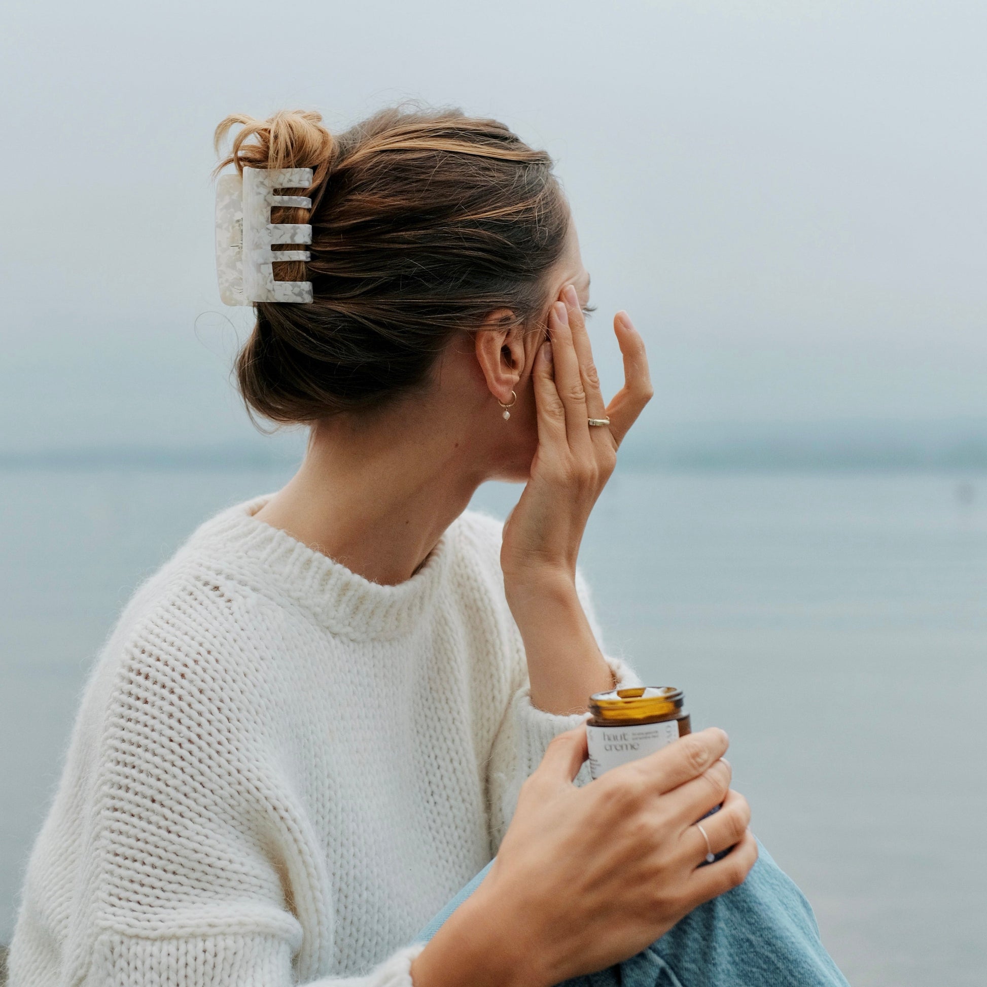 Hautcreme für Frauen mit feuchtigkeitsspendenden Inhaltsstoffen, wirkt mit natürlicher Aloe Vera.