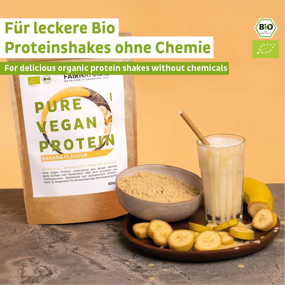 Verpackung des Bio Proteinpulvers im ansprechenden Design, perfekt für Bananen Proteinshakes.