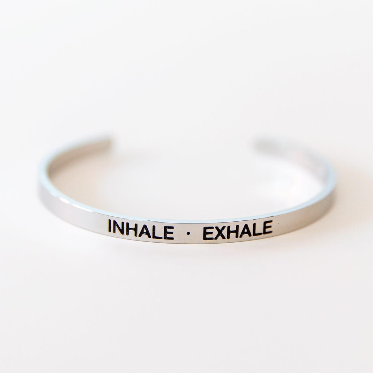 Armreif mit Gravur | Silber | Inhale - Exhale