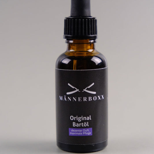 Hochwertiges Bartöl von Männerboxx zur Bartpflege in einer eleganten Glasflasche.
