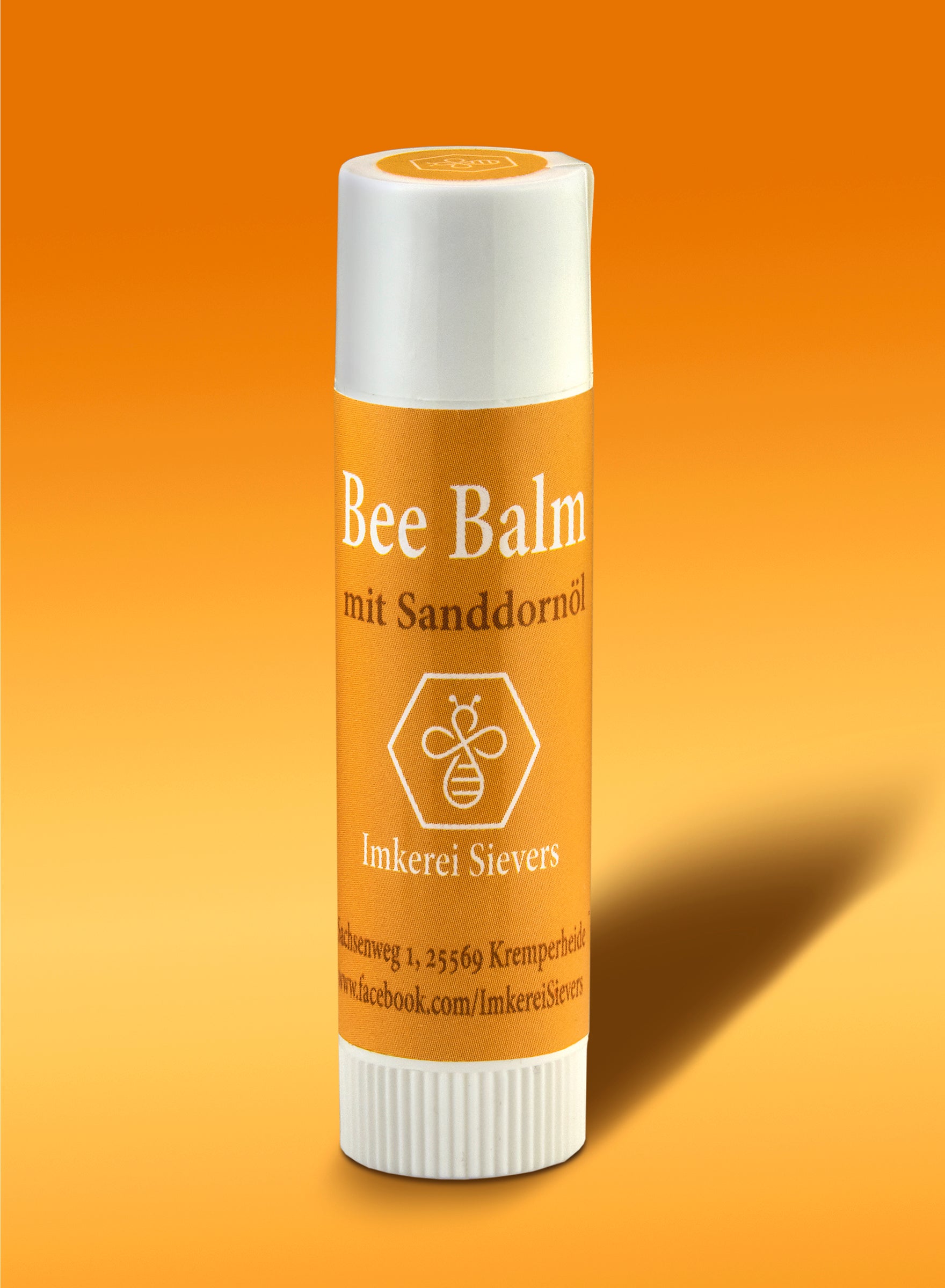Premium Bee Balm mit Sanddornöl in einer eleganten Verpackung für natürliche Lippenpflege von Nordbienchen.