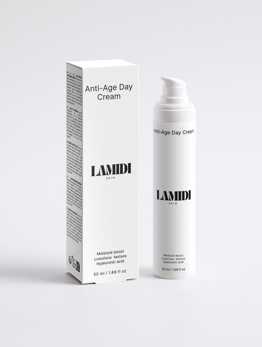 ekovita Anti-Age Day Cream 50ml in eleganter Verpackung für hochwertige Hautpflege mit Hyaluronsäure.