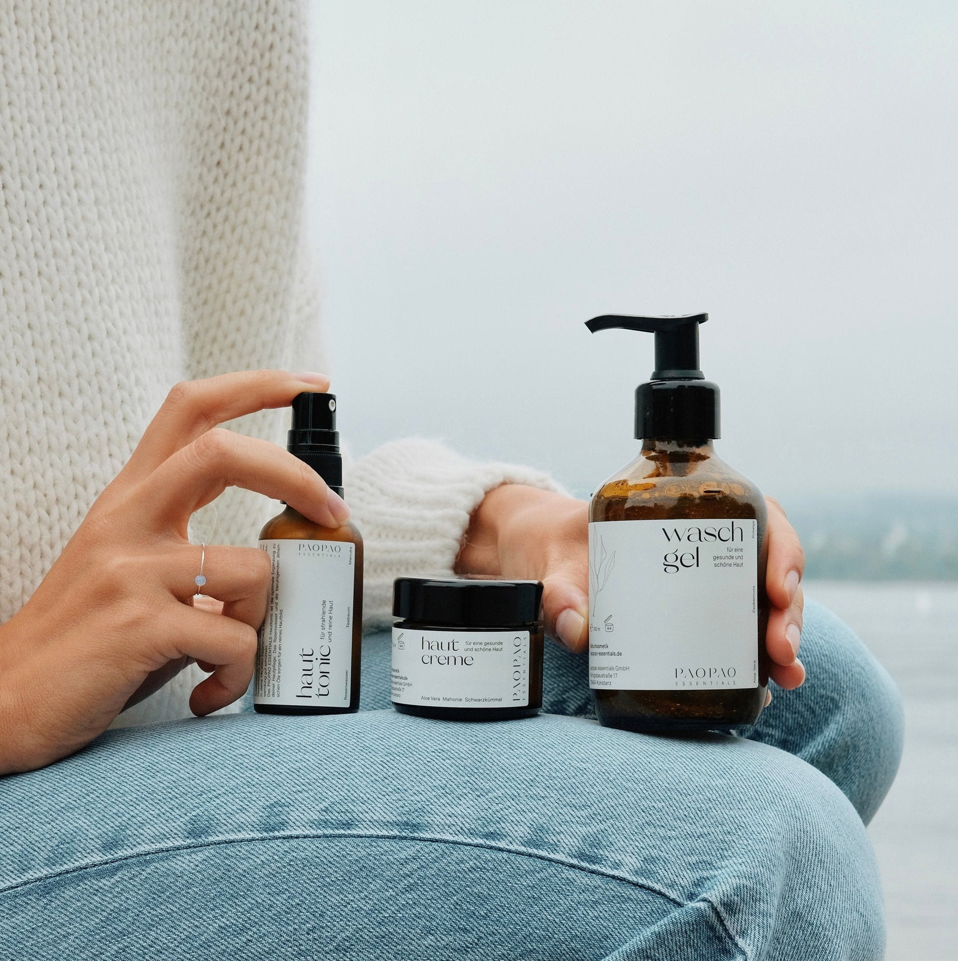 Anwendung des Waschgel mit Aloe Vera für eine sanfte Reinigung und gesunde, strahlende Haut.