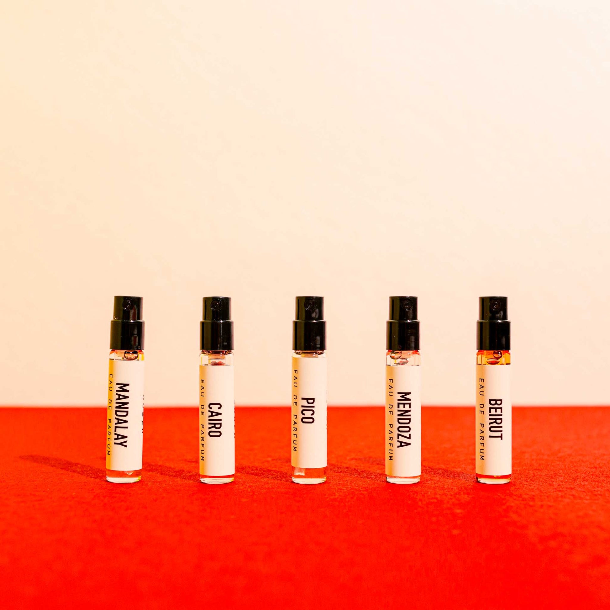 CAIRO Eau de Parfum in stilvollem Ambiente, betont den luxuriösen Charakter des ekovita Duftes.