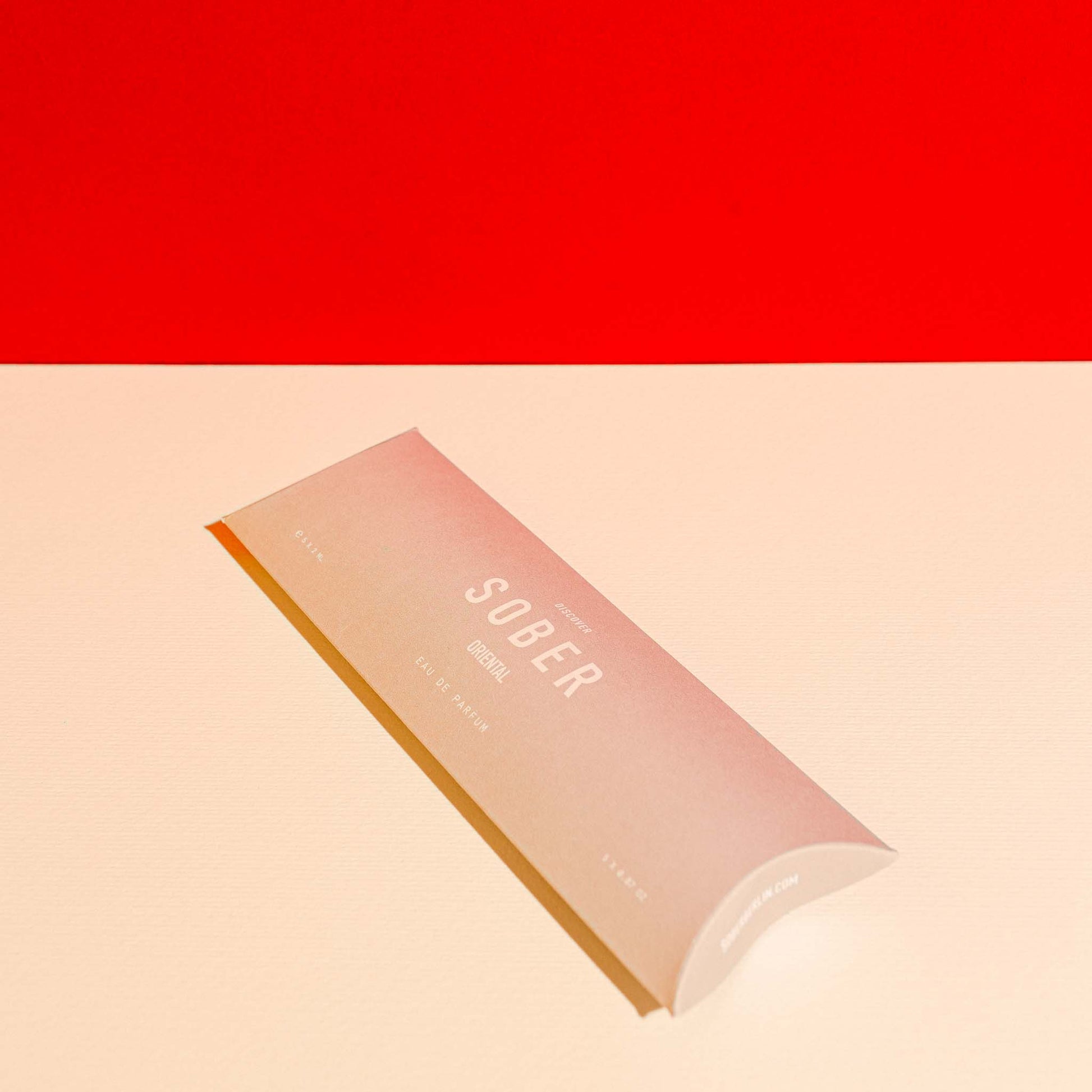 Nahaufnahme der Flakons im ekovita Discovery Set, die hochwertige Premium Parfums mit orientalischen Noten präsentieren.