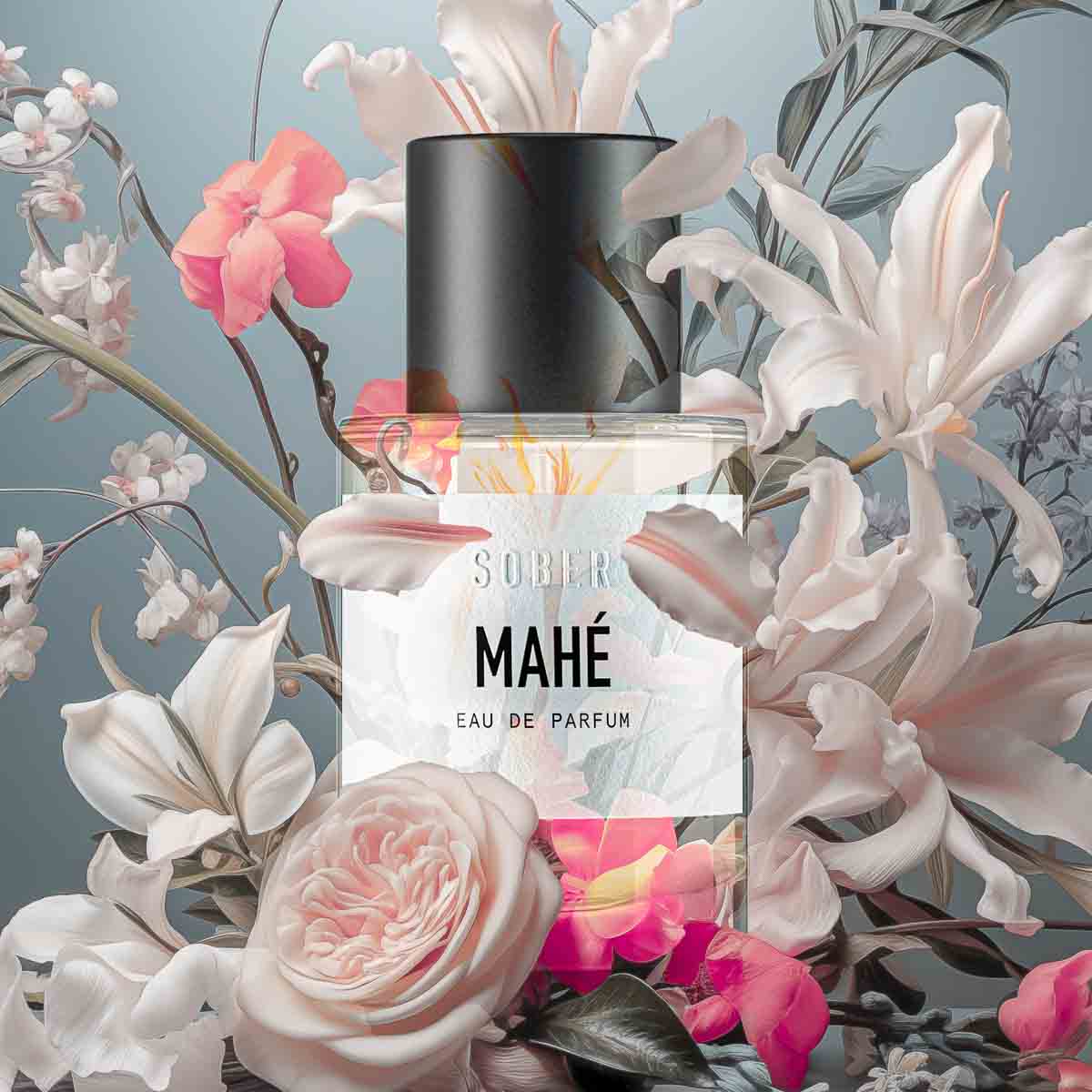 Nahaufnahme der MAHÉ Eau de Parfum-Flasche, stilvolles Design für das Naturparfum-Erlebnis.