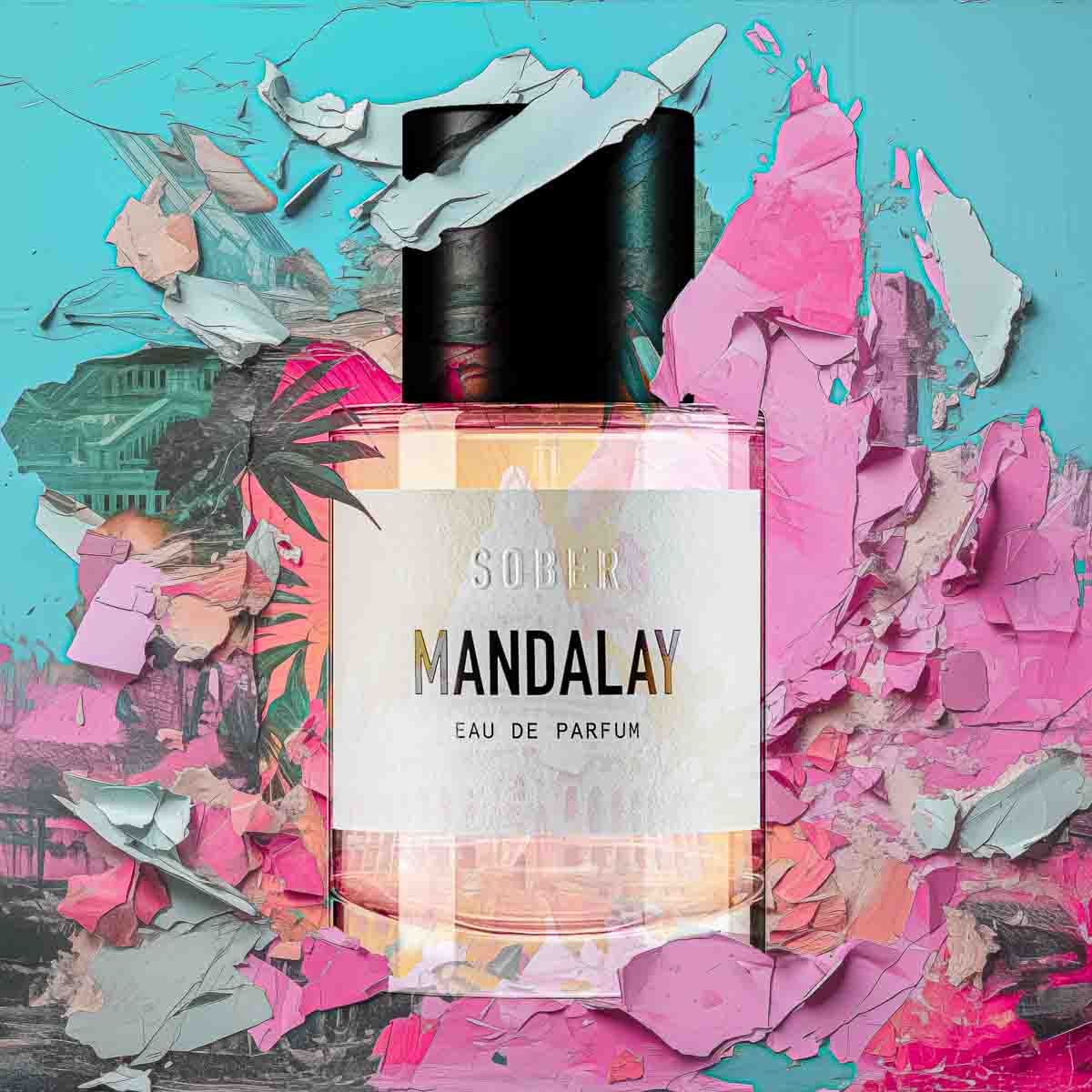 Nahaufnahme der Mandalay Eau de Parfum Flasche, veganer orientalischer Duft von sober.