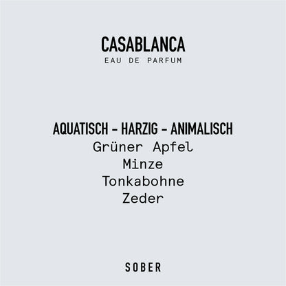 Die stilvolle Verpackung des CASABLANCA Parfums mit minimalistischen Designs für veganes Parfum.