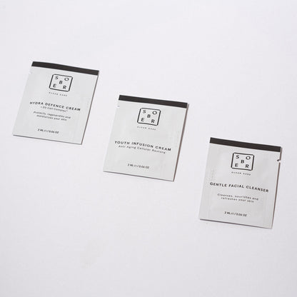 Anwendung der veganen Hautpflege aus dem Discovery Set von sober auf frischer, reiner Haut.