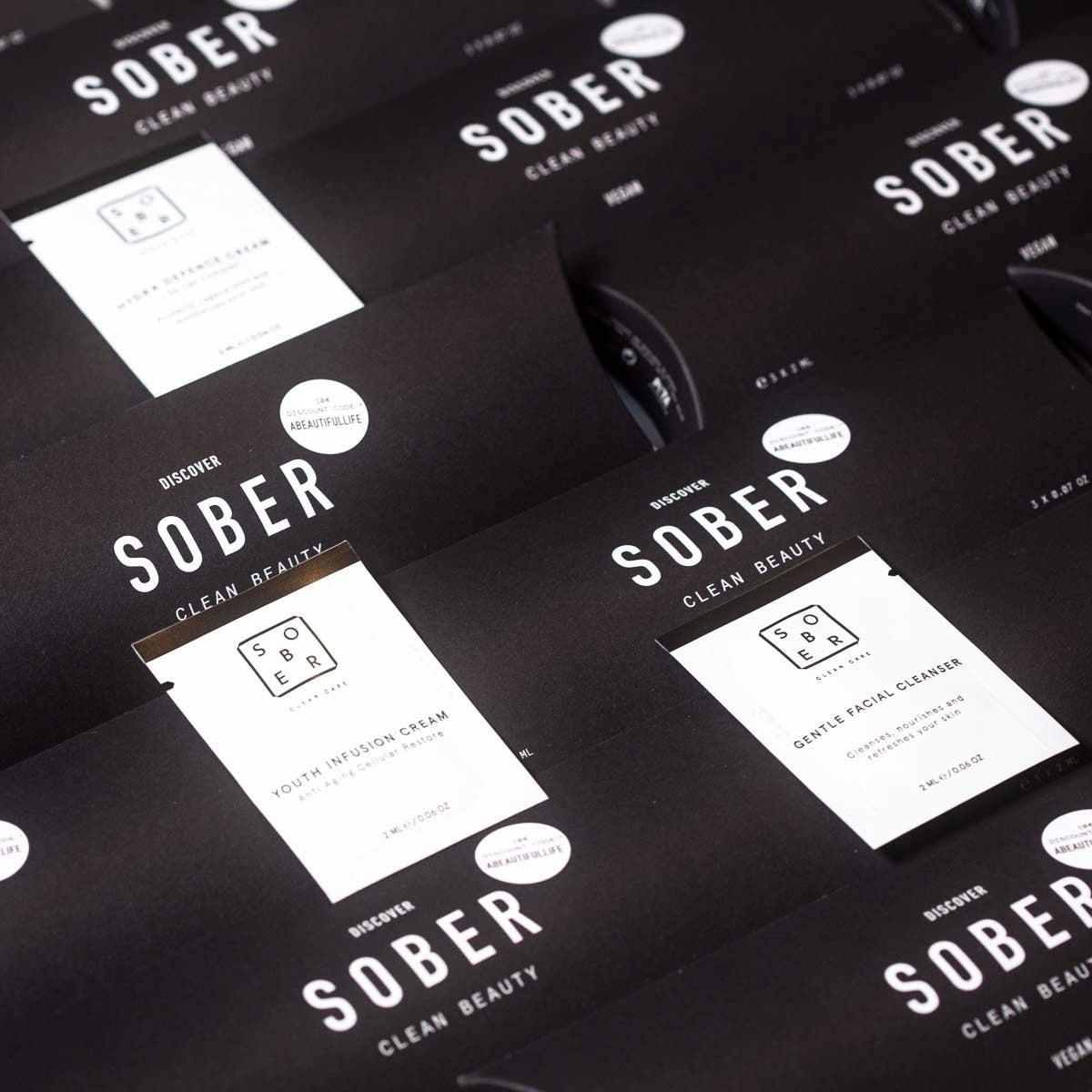 Discovery Set von sober – Laborgeprüfte Hautpflege, vegan und tierversuchsfrei in eleganter Verpackung.