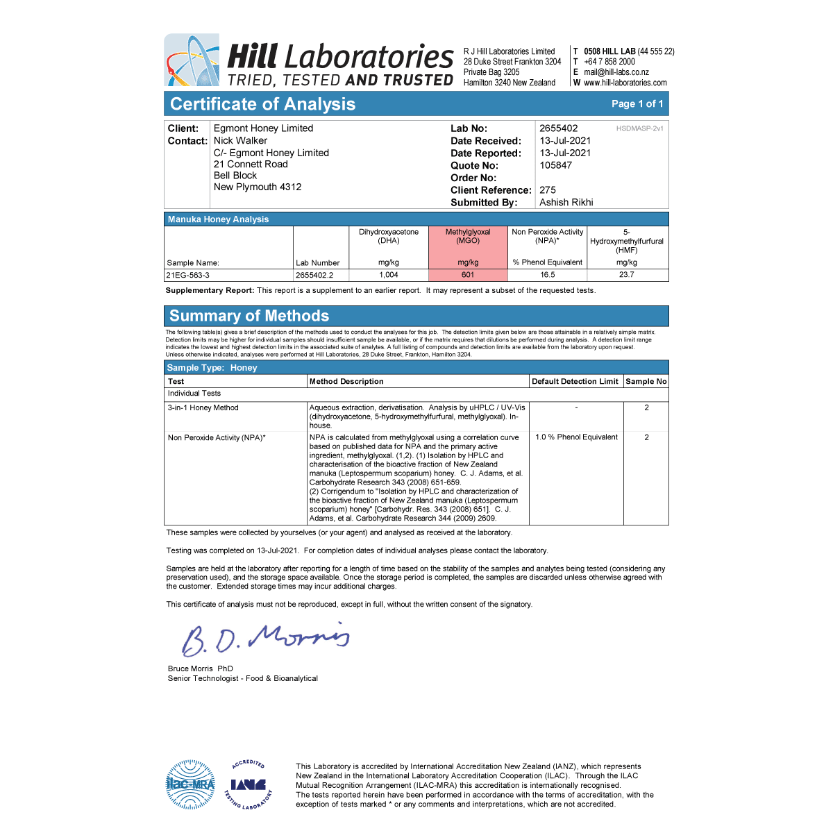 Detailaufnahme des Manuka Honigs, die dichte Konsistenz und goldene Farbe zeigen die hohe Qualität.