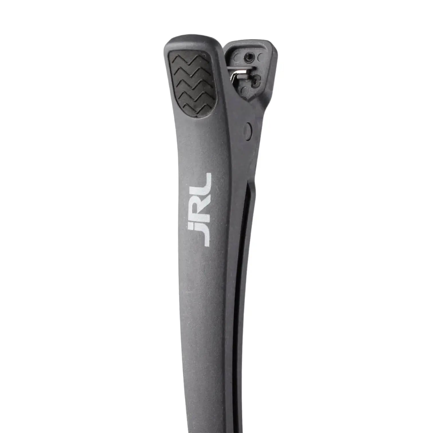 Praktische Anwendung von hairOne Haarclips während einer Haarstyling-Sitzung.