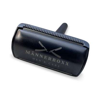 Zubehör für den Premium Rasierhobel ‚Black‘, optimiert für einen komfortablen Rasurprozess.