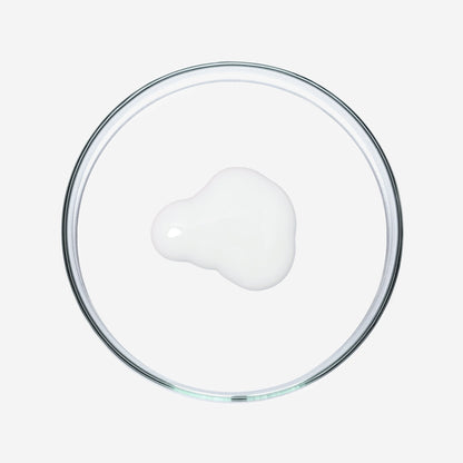 Die nachhaltige Verpackung der Hydra Defence Cream ist umweltfreundlich und vegan.