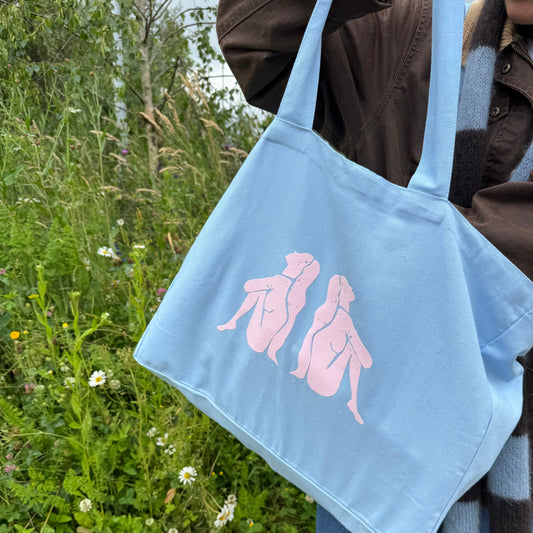 Tote Bag 'sacred feminine' aus Baumwolle, ideal für nachhaltigen Einkauf und Naturkosmetik-Geschenke.