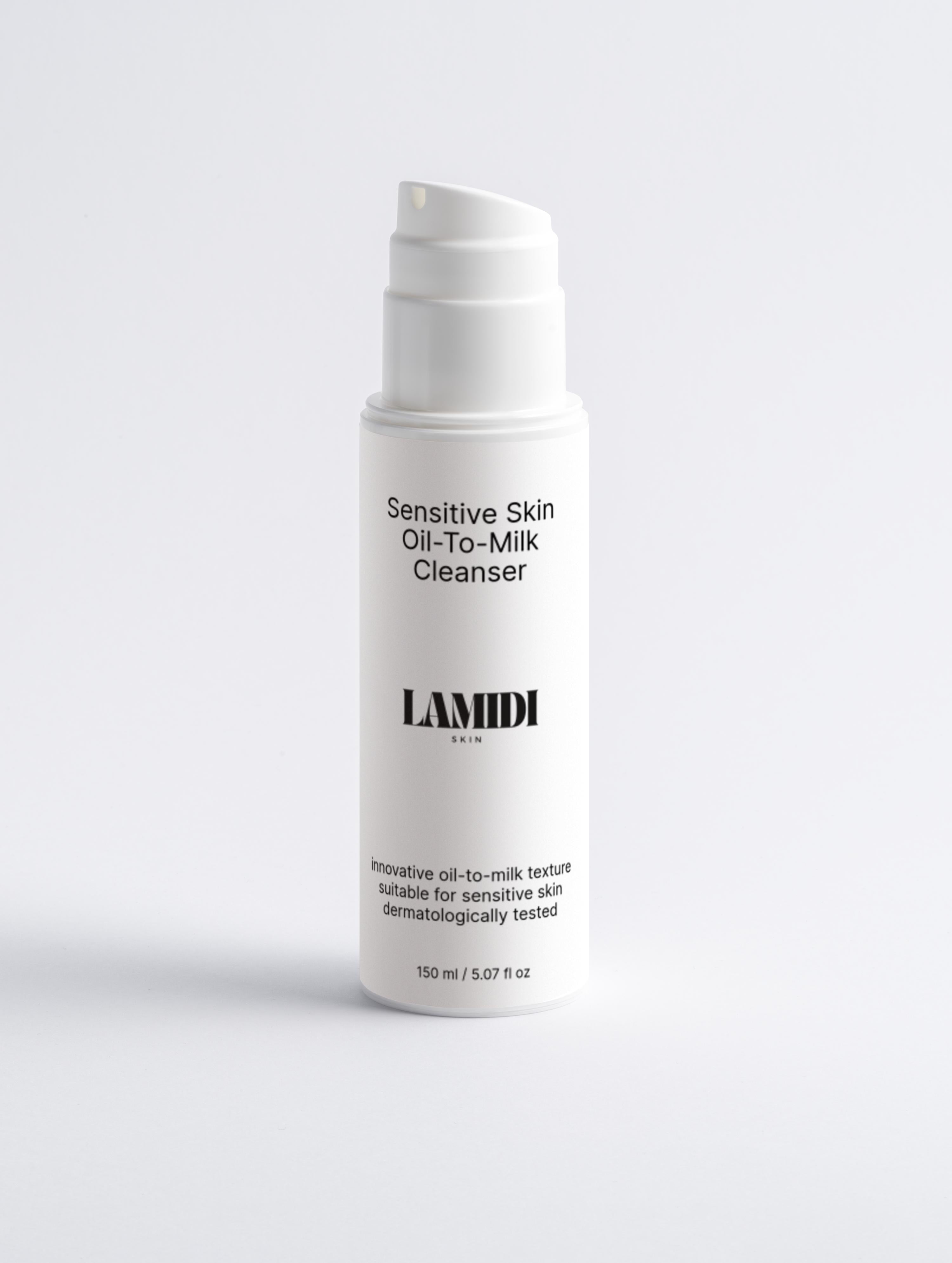 Sensitive Skin Oil-To-Milk Cleanser von ekovita, sanfte Reinigung für empfindliche Haut im eleganten Flakon.