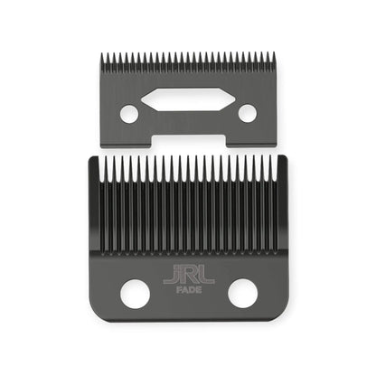 Anwendung der FF2020C Präzisionsklinge beim Frisieren, für perfekte Fade Cuts.