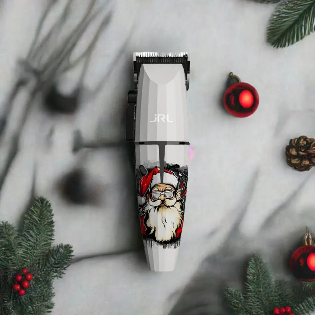 Anwendung der JRL Onyx Clipper, zeigt den professionellen Haarschneider in Aktion beim Verleihen eines Fresh Fade.