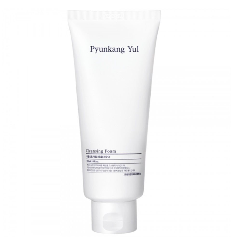 Pyunkang Yul Cleansing Foam in eleganter Verpackung, ideal für die Gesichtsreinigung mit koreanischer Kosmetik.