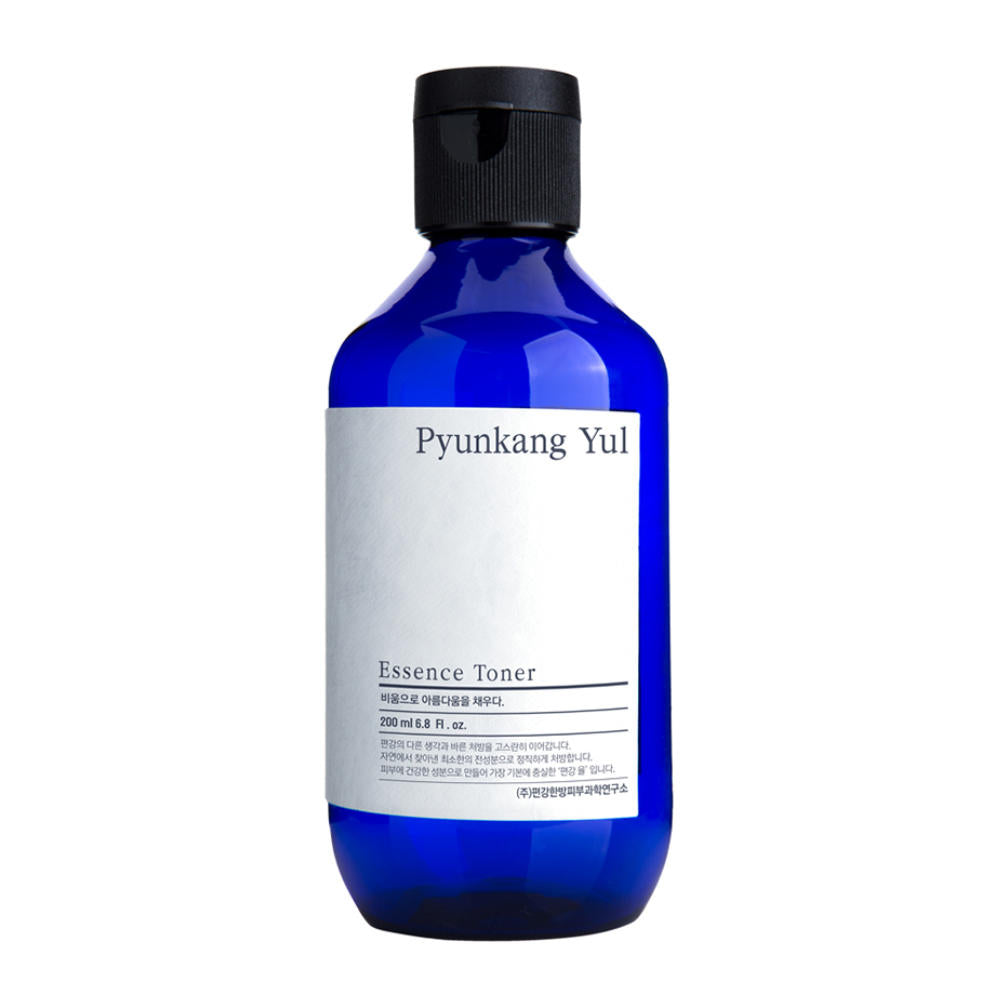 Pyunkang Yul Essence Toner in einer eleganten Flasche, ideal für sensible Haut und feuchtigkeitsspendend.