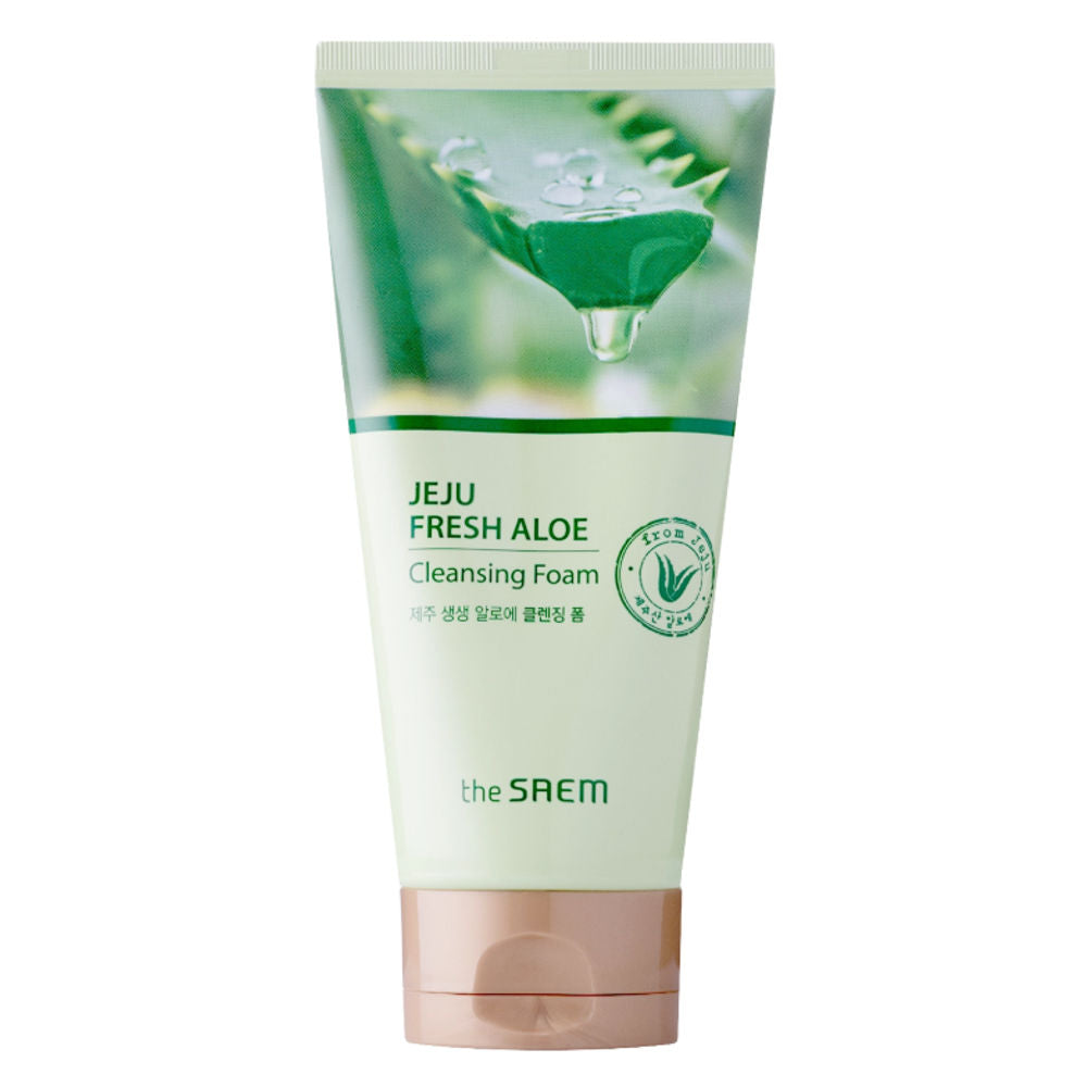 Jeju Fresh Aloe Cleansing Foam von The Saem in einer eleganten Verpackung, ideal für sanfte Reinigung.