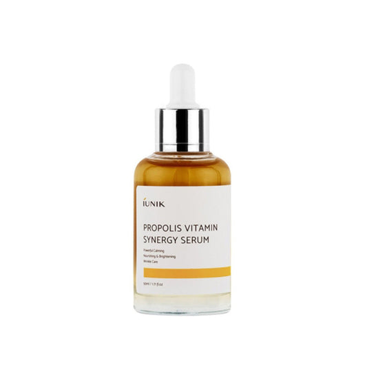 iUNIK Propolis Vitamin Synergy Serum in einer 50 ml Flasche für intensive Hautpflege und Anti-Aging.