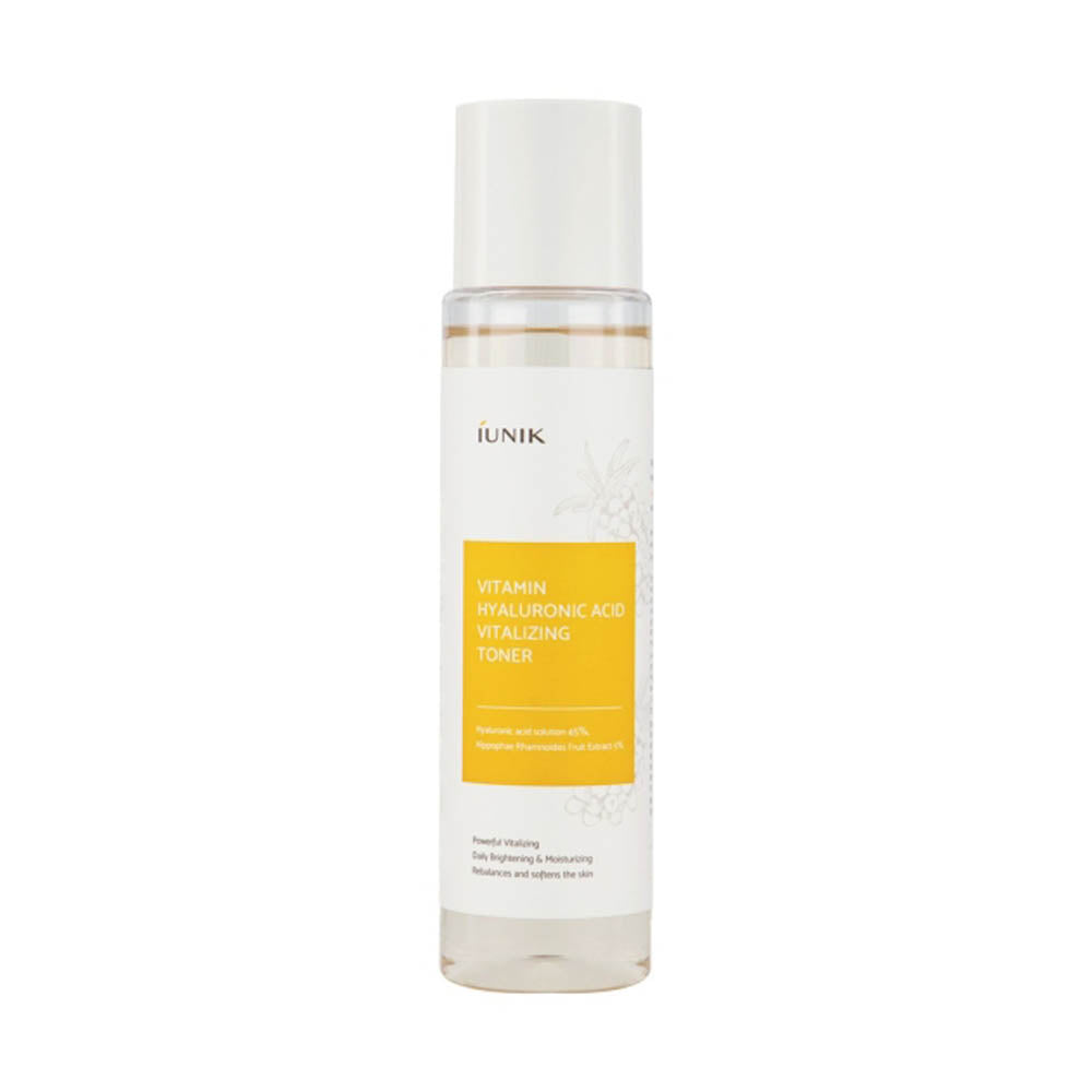 iUNIK Vitamin Hyaluronic Acid Toner in einer eleganten 200 ml Flasche für intensive Feuchtigkeitspflege.