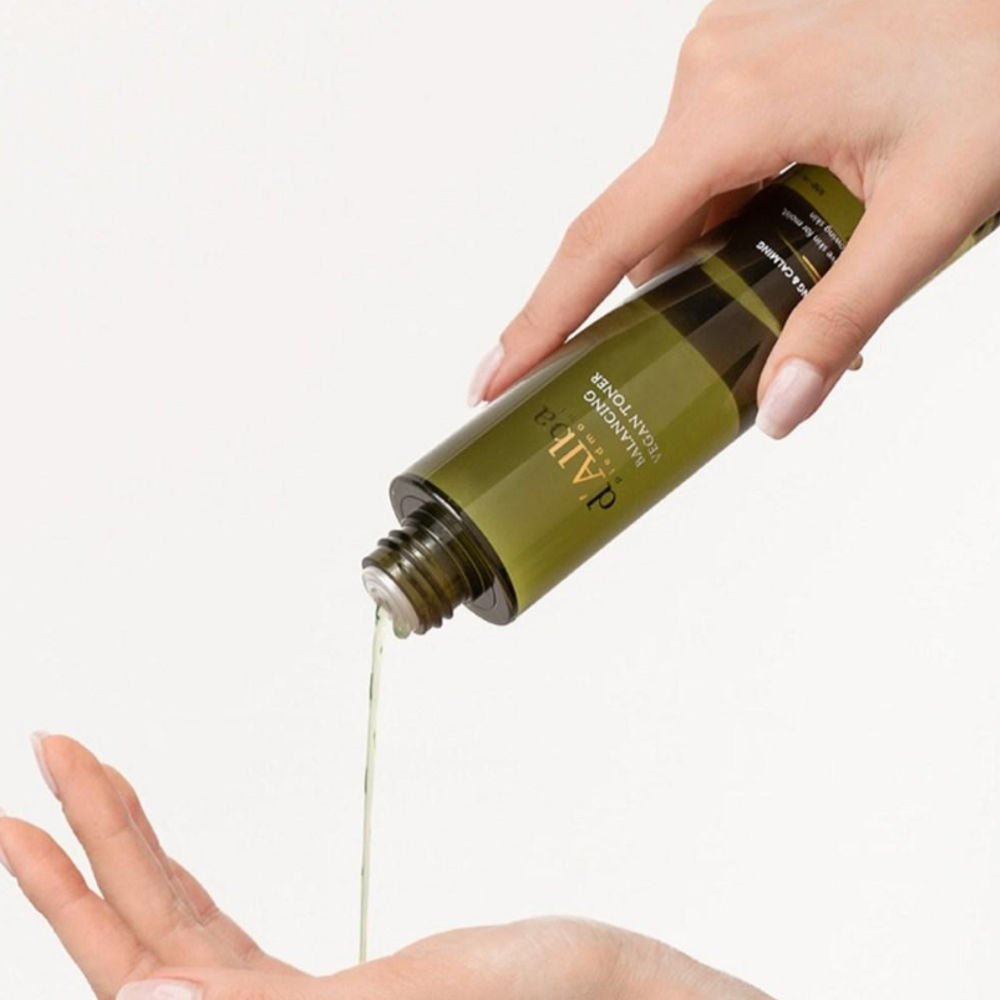 Details der veganen Toner-Verpackung mit Antioxidantien für gesunde Haut.