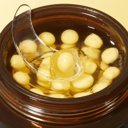 Verpackung der Medicube Vitamin C Creme, präsentiert in einem stilvollen Design für moderne Gesichtspflege.