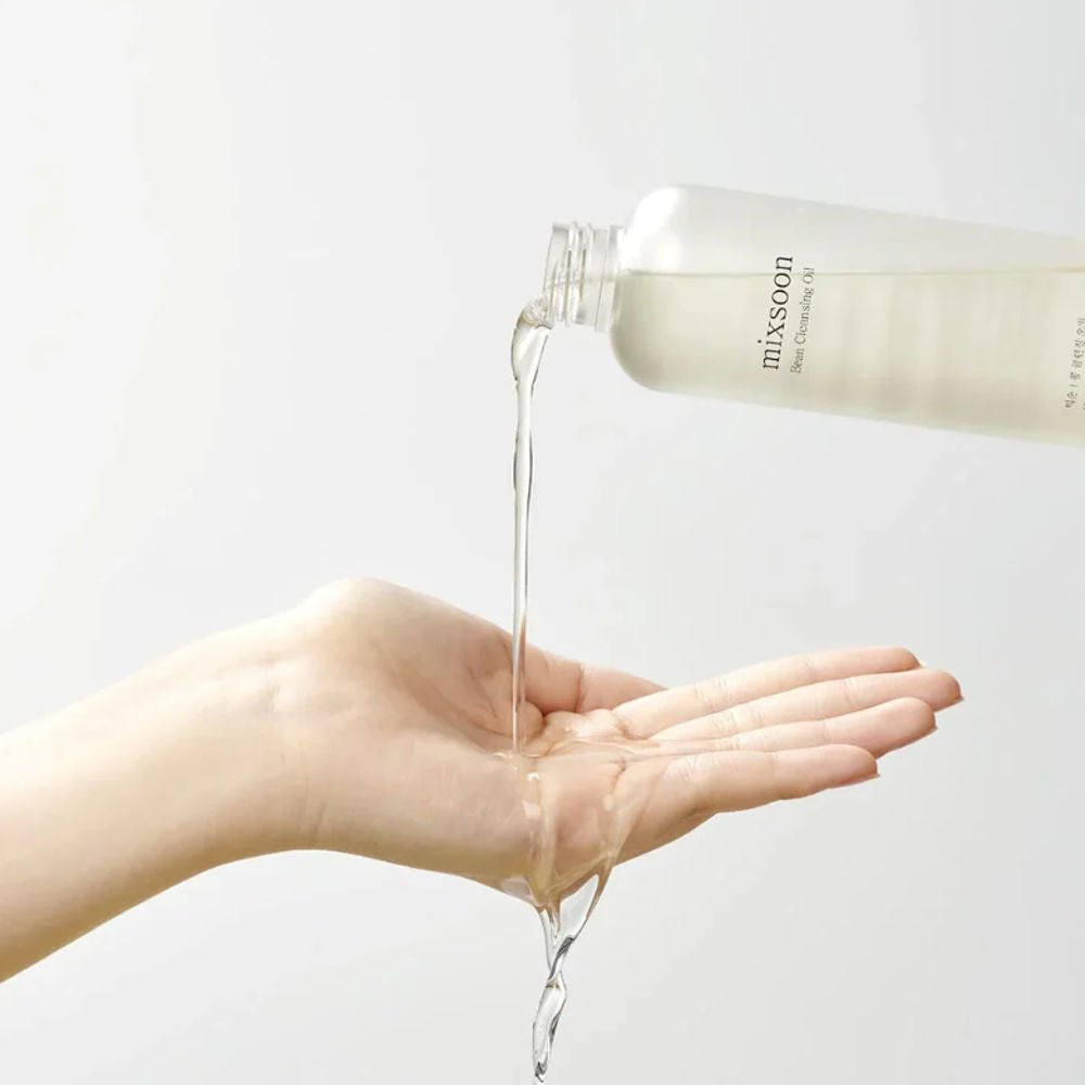 Detailansicht des Mixsoon Cleansing Oils, das für die tägliche Hautreinigung perfekt geeignet ist.