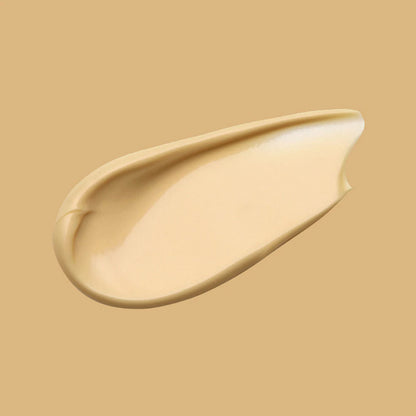 Anwendung des TIR TIR Cushion auf der Haut - deckt Unregelmäßigkeiten sanft ab und sorgt für ein makelloses Finish.