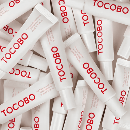 Detailansicht der TOCOBO Vita Tone Up Sun Cream, die Anwendung zeigt den leichten, natürlichen Ton.