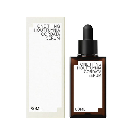 One Thing Centella Asiatica Serum in einer eleganten Flasche, ideal zur Beruhigung und Feuchtigkeit der Haut.