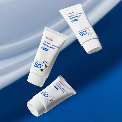 Detailaufnahme der ma:nyo Hyaluron Sonnencreme, die die leichte Konsistenz und feuchtigkeitsspendende Eigenschaften zeigt.