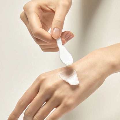 Detailansicht des NEEDLY Mild Cleansing Balms, ideal für eine gründliche und milde Reinigung.