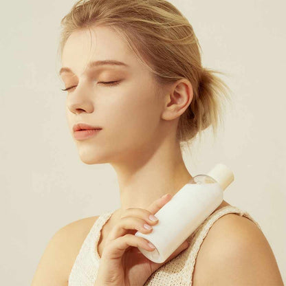 Detailansicht der Verpackung des Purito Toners, reich an feuchtigkeitsspendendem Haferextrakt für sensitive Haut.