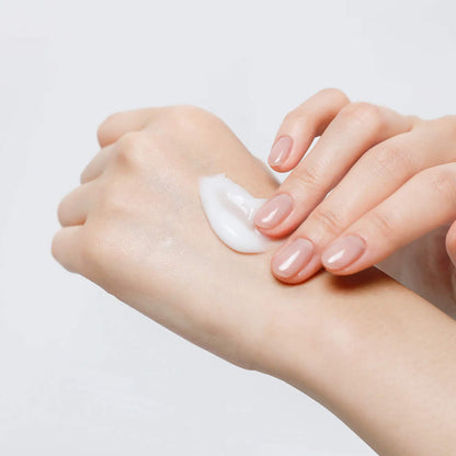 Inhaltsstoffe der Yadah Anti Trouble Cream, vegane Hautpflege für gereizte Haut und Feuchtigkeit.