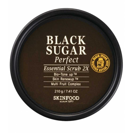 SKINFOOD Black Sugar Perfect Essential Scrub 2x in einer ansprechenden Verpackung, ideal für die Hautpflege.