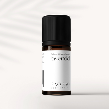 Premium Lavendel Öl in schöner Verpackung, vegan und perfekt für Aromatherapie zu Hause.