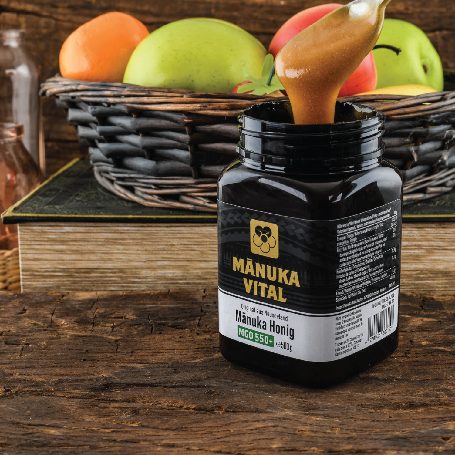 Detailaufnahme des Manuka Honiglöffels, ideal zur Dosierung des MGO 550+ Honigs.