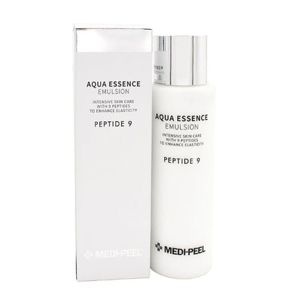 Anwendung der Peptide 9 Aqua Essence Emulsion, die Haut strafft und mit Hyaluronsäure hydratisiert.