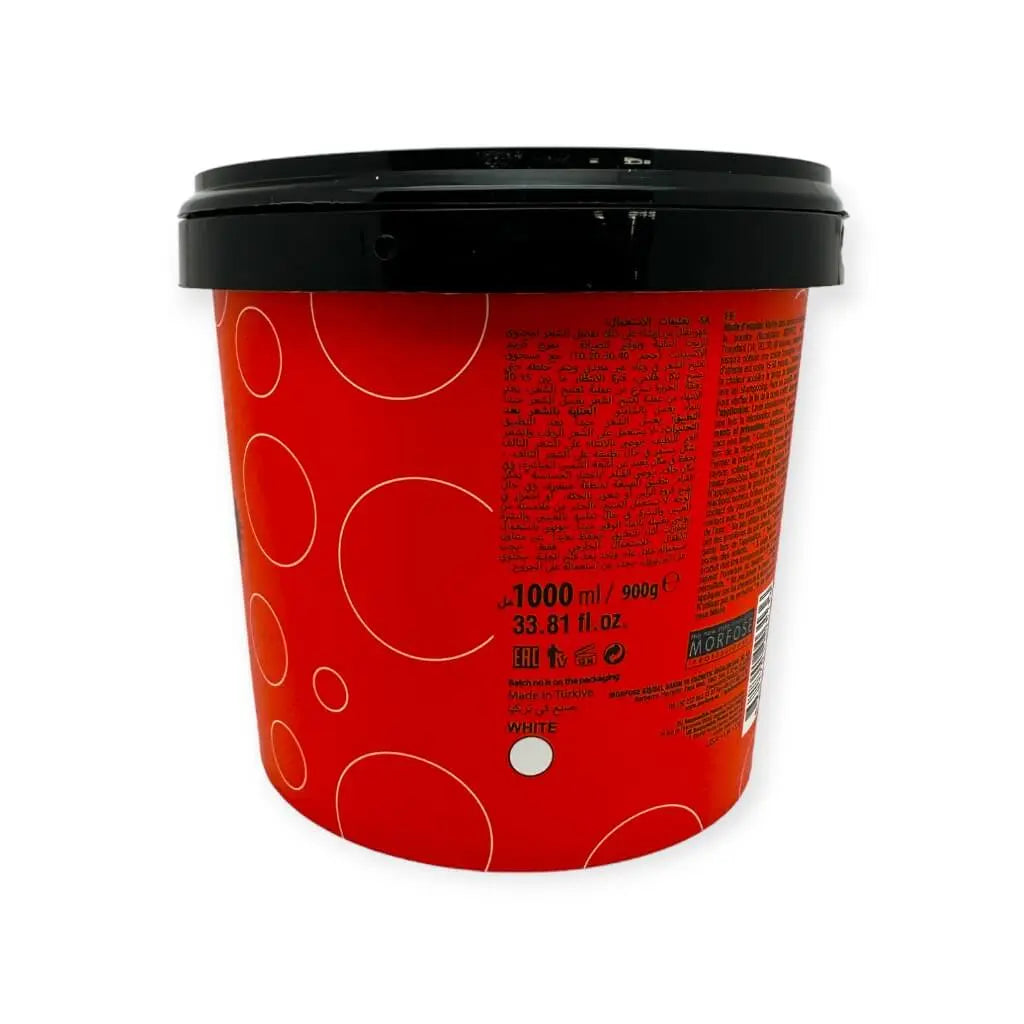 Anwendung des Morfose Blondierpulvers zur Haarfarbe-Veränderung, perfekt für Haarpflege und Styling.