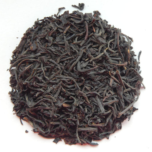 Qualitativ hochwertiger English Breakfast Tea von ekovita in einer eleganten Verpackung, ideal für den Morgen.